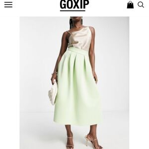 Elegant Mint Green Midi high waisted asos skirt size 6 NWT Small Imperfection